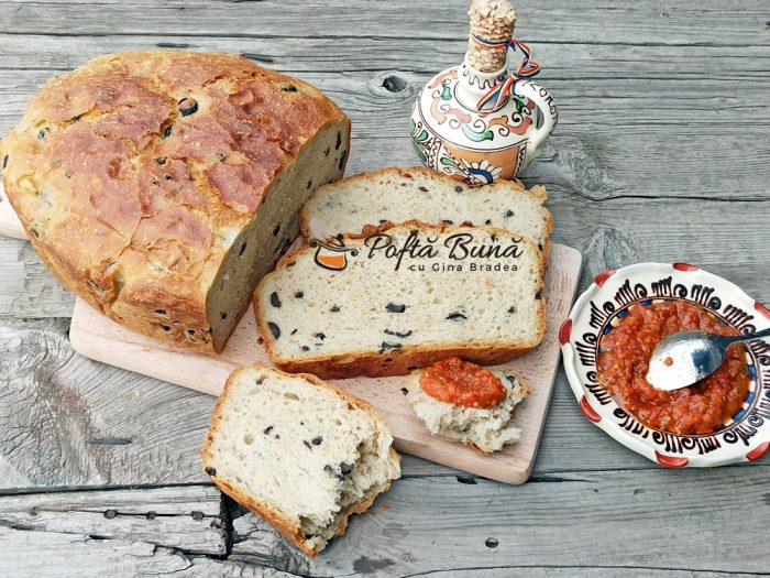 Paine de casa cu masline, fara multa framantare