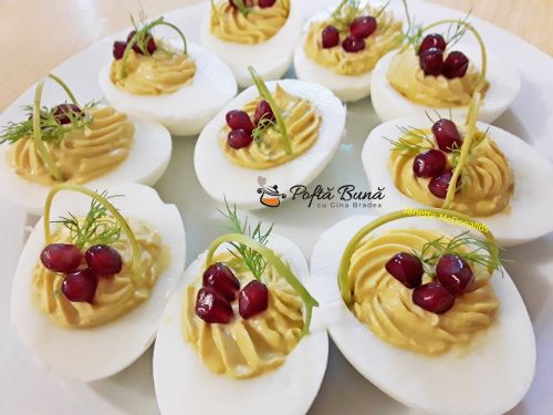 Oua umplute cu avocado si crema de branza Oua umplute cu avocado si crema de branza