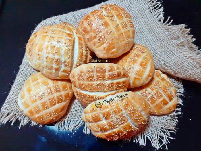 Chifle cu unt si lapte