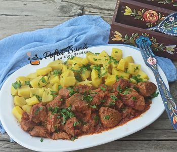 Tocanita din carne de porc reteta ungureasca Tocanita din carne de porc reteta ungureasca