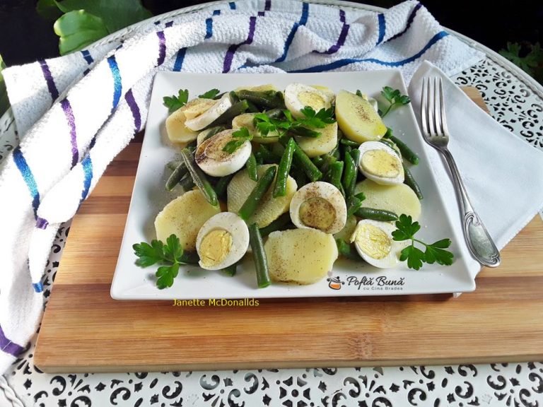 Salata cu cartofi, fasole pastai si oua