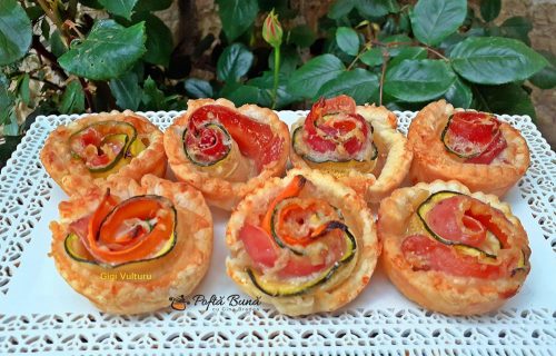 Trandafiri din foietaj, dovlecei si prosciutto