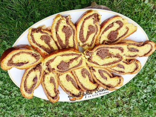 Cozonac cu nuca - reteta de coarda ca-n Maramures