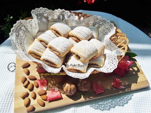 Fursecuri cu gem de smochine, migdale si nuci