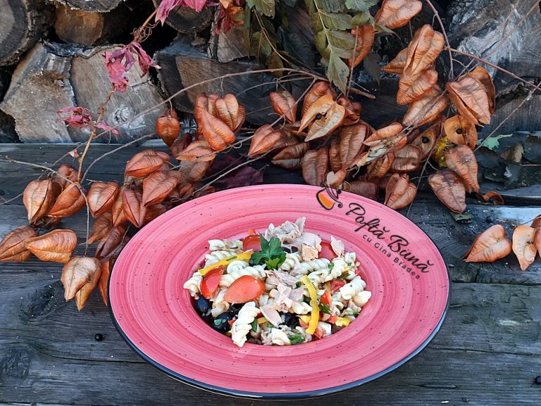 Salata de paste cu ton si legume