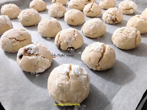 Fursecuri cu migdale si stafide fursecuri cu migdale si stafide gina bradea 4 500x375 - Fursecuri cu migdale si stafide