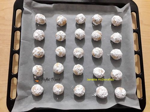 Fursecuri cu migdale si stafide fursecuri cu migdale si stafide gina bradea 5 500x375 - Fursecuri cu migdale si stafide