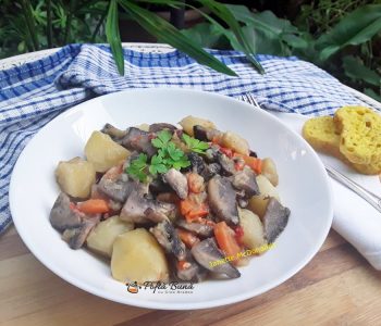 Index retete culinare mancare de cartofi cu ciuperci reteta de post 2 350x300 - Index retete culinare