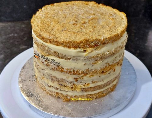 Tort Egiptean cu foi de nuca si crema de vanilie tort egiptean cu foi de nuca si crema de vanilie gina bradea 7 500x389 - Tort Egiptean cu foi de nuca si crema de vanilie