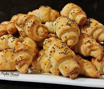 cornulete cu branza si mac reteta simpla 2 350x300 - Index retete culinare