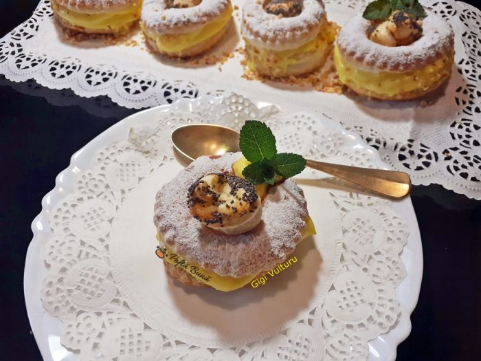 Inele din foietaj cu crema de vanilie