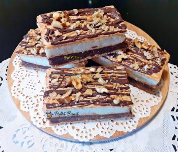 Prajitura cu foi de napolitana si doua creme Prajitura cu foi de napolitana si doua creme