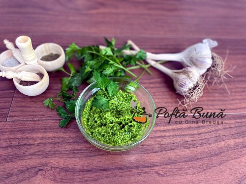 Pasta de patrunjel cu usturoi
