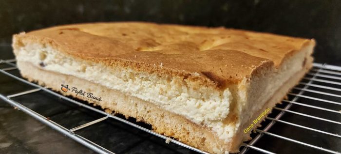 Prajitura cu branza si stafide