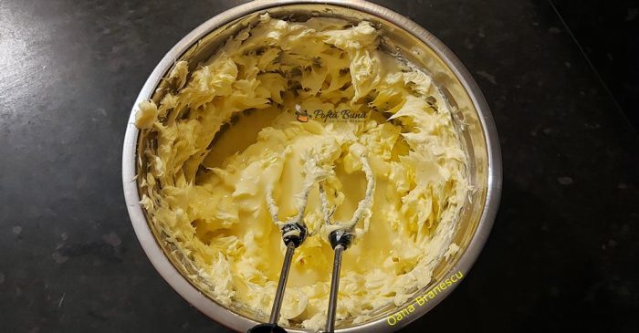  Briose cu crema de unt si ciocolata