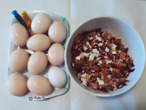 oua marmorate cu foi de ceapa si colorant alimentar7 500x375 - Ouă marmorate cu foi de ceapă și colorant alimentar