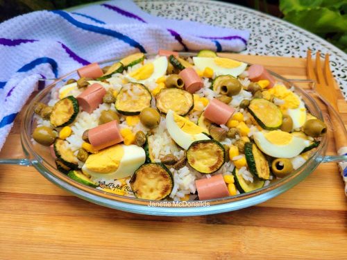 salata cu orez si dovlecei 2 500x375 - Salata de orez cu prosciutto si pepene