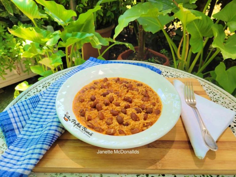 Orez cu sos de rosii si fasole Retete Culinare cu Gina Bradea