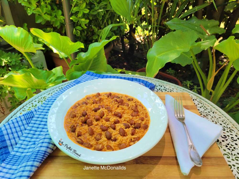 Orez cu sos de rosii si fasole Retete Culinare cu Gina Bradea