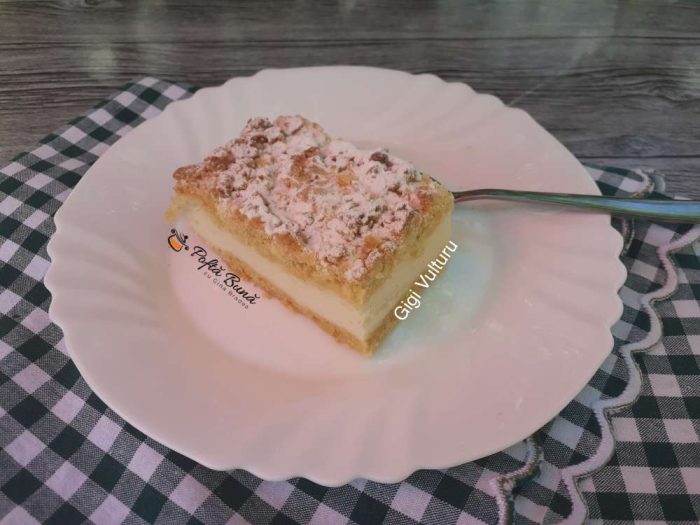 Prajitura cu aluat razuit si iaurt