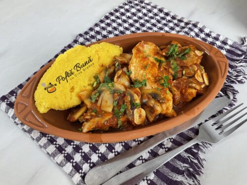 Escalop de pui cu ciuperci si sos de rosii