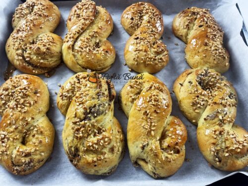 Mucenici de post umpluti cu nuca