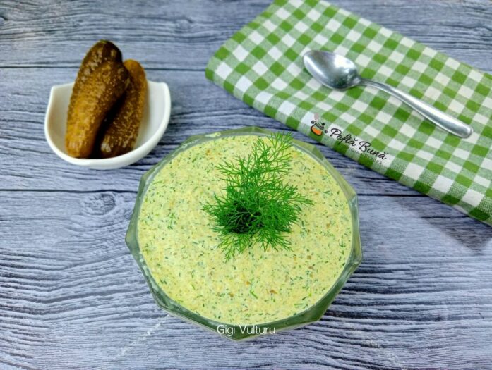 Sos din castraveti acri, maioneza si marar Sos din castraveti acri, maioneza si marar