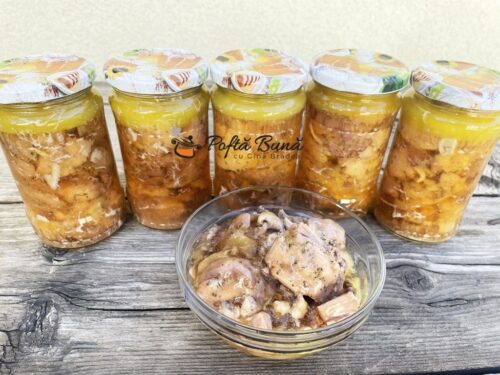 Carne de pui la borcan in suc propriu