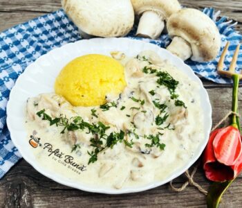 Ciulama de pui cu ciuperci si smantana Ciulama de pui cu ciuperci si smantana