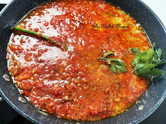 Mancare de rosii cu pui Mancare de rosii cu pui