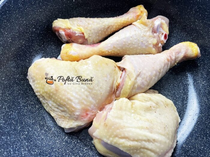 Mancare de rosii cu pui Mancare de rosii cu pui si usturoi reteta taraneasca olteneasca gina bradea 3 700x525 - Mancare de rosii cu pui