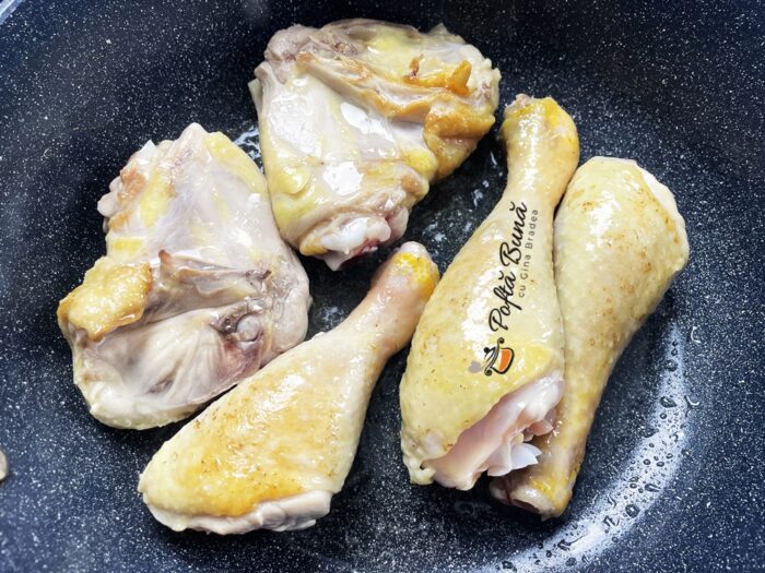 Mancare de rosii cu pui Mancare de rosii cu pui si usturoi reteta taraneasca olteneasca gina bradea 4 700x525 - Mancare de rosii cu pui