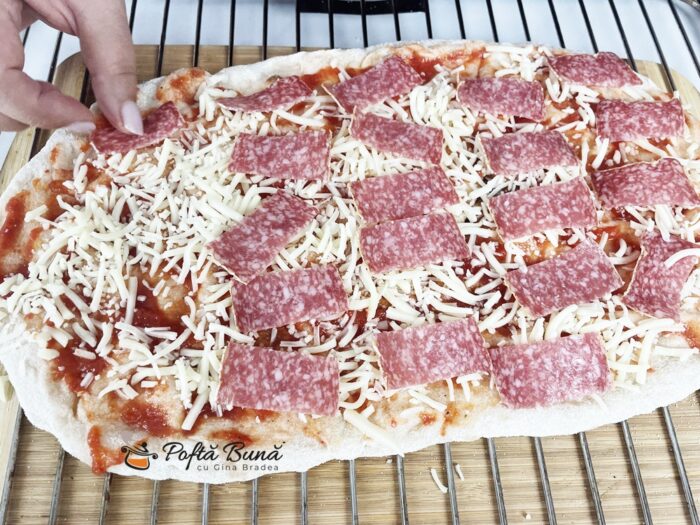 Pizza rapida in 10 minute, cu blat precopt Pizza rapida reteta originala italiana donfabrizio pinsa romana pizza in teglia gina bradea 13 700x525 - Pizza rapida in 10 minute, cu blat precopt