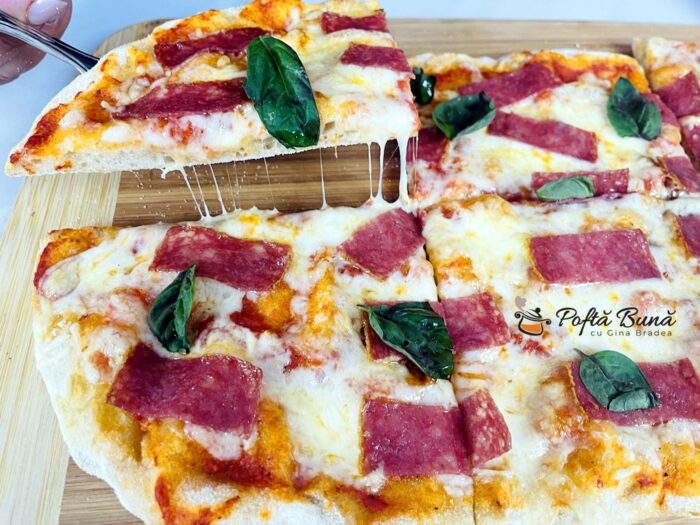Pizza rapida in 10 minute, cu blat precopt Pizza rapida in 10 minute, cu blat precopt
