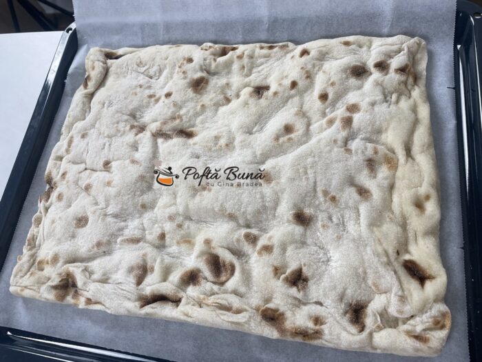 Pizza rapida in 10 minute, cu blat precopt Pizza rapida reteta originala italiana donfabrizio pinsa romana pizza in teglia gina bradea 6 700x525 - Pizza rapida in 10 minute, cu blat precopt
