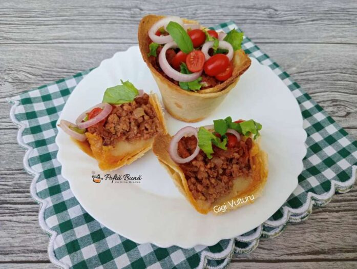 Conuri de parmezan reteta de aperitiv cosulete lipie carne tocata cascaval reteta gina bradea 5 1 697x525 - Conuri de parmezan reteta de aperitiv