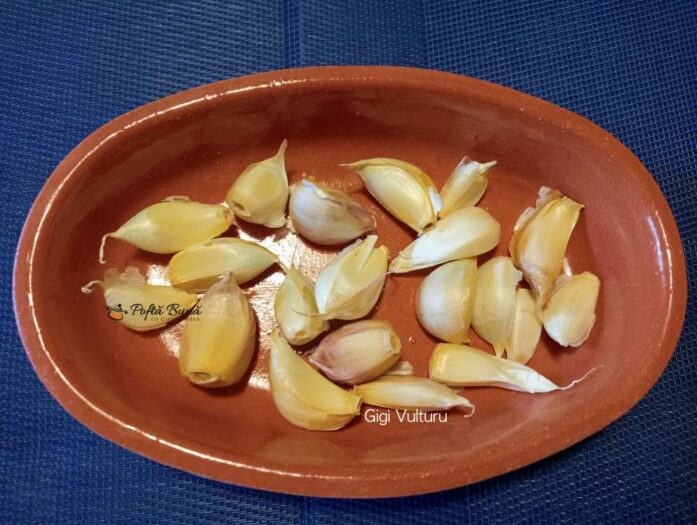 Crema de usturoi pentru bruschete