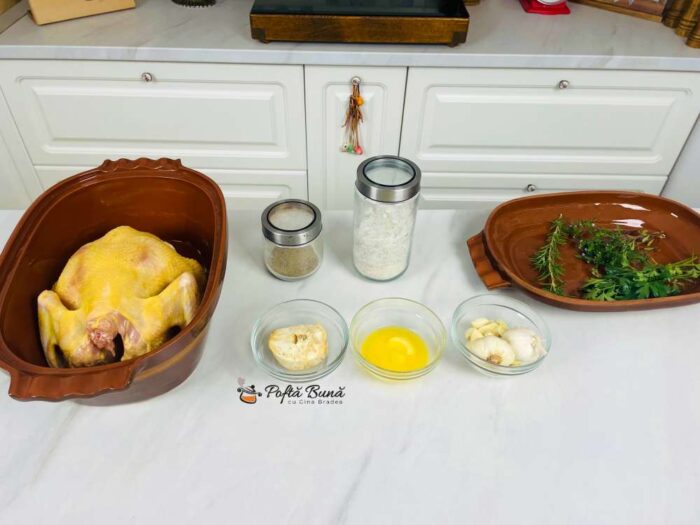 Pui cu 40 de catei de usturoi Pui cu 40 de catei de usturoi