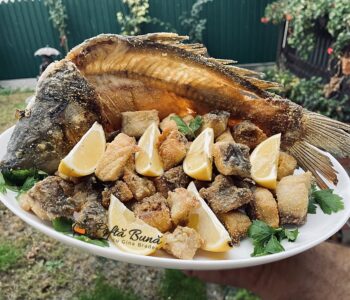 Crap prajit cu malai si faina alba Crap prajit cu malai si faina alba