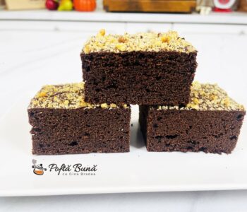 Negresa de post cu gem, nuca si apa minerala