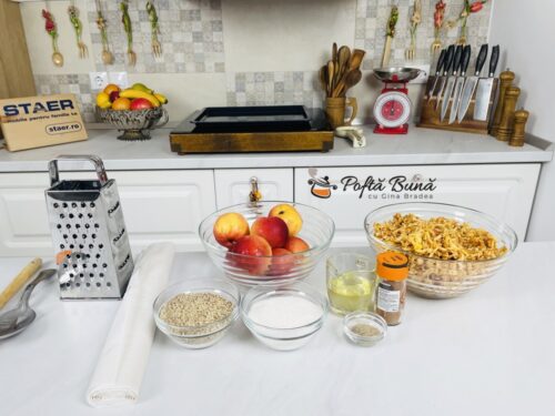 Placinta creata cu mere, nuca si scortisoara Placinta creata cu mere si nuca reteta de post rapida gina bradea 2 500x375 - Placinta creata cu mere, nuca si scortisoara