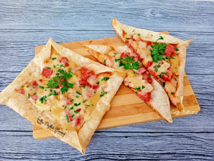 Lipii libaneze la cuptor pizza lipie reteta gina bradea 2 697x525 - Lipii libaneze la cuptor