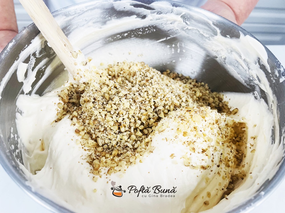Blat de tort pufos cu nuca pentru torturi si prajituri reteta gina bradea 3 - Blat cu nuca pentru torturi si prajituri