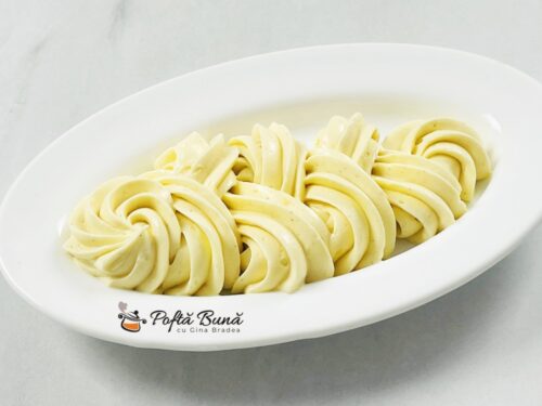 Crema de vanilie cu unt Crema de vanilie cu unt