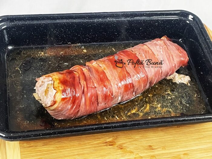 Muschiulet de porc umplut cu ciuperci, la cuptor Muschiulet de porc umplut cu ciuperci, la cuptor