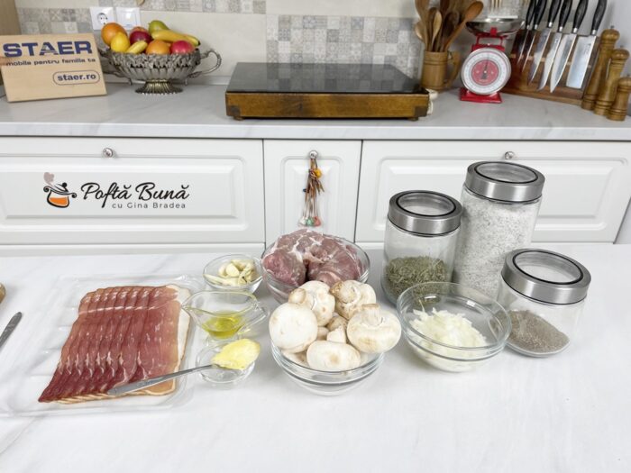 Muschiulet de porc umplut cu ciuperci Muschiulet de porc umplut cu ciuperci la cuptor reteta gina bradea 2 700x525 - Muschiulet de porc umplut cu ciuperci