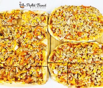 Pizza cu ton, ceapa si porumb Pizza cu ton, ceapa si porumb
