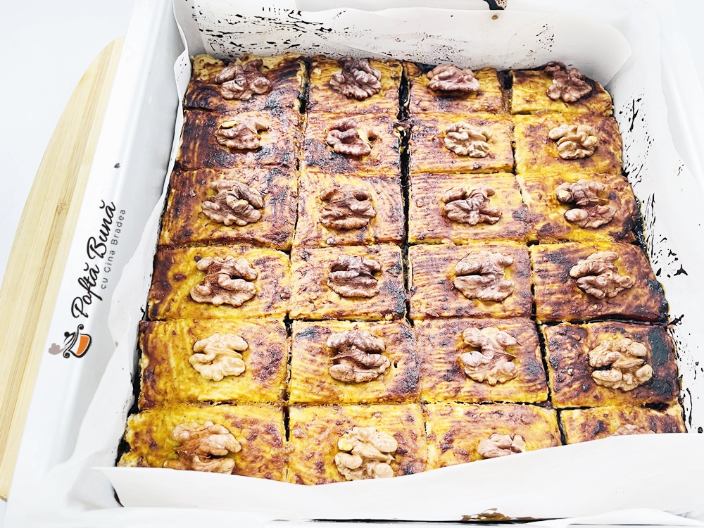 Prajitura cu aluat fraged, gem si nuca Prajitura cu aluat fraged, gem si nuca