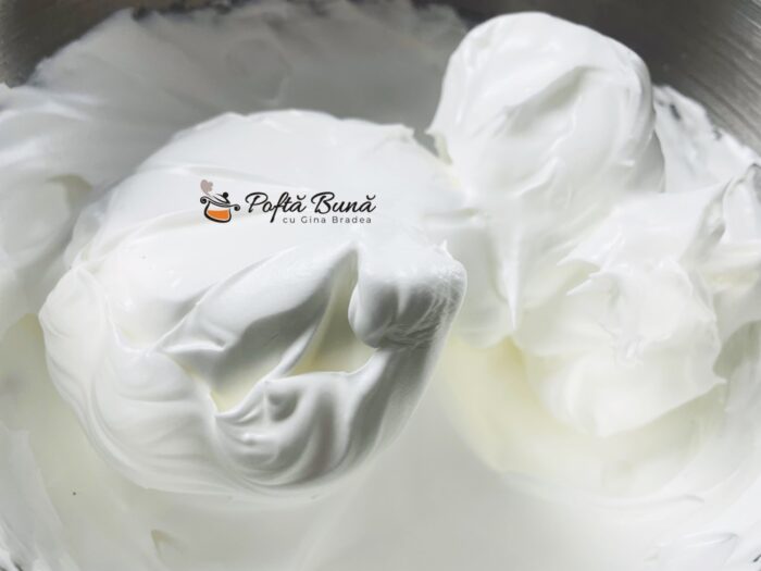 Prajitura semiluna cu ciocolata Prajitura semiluna cu ciocolata