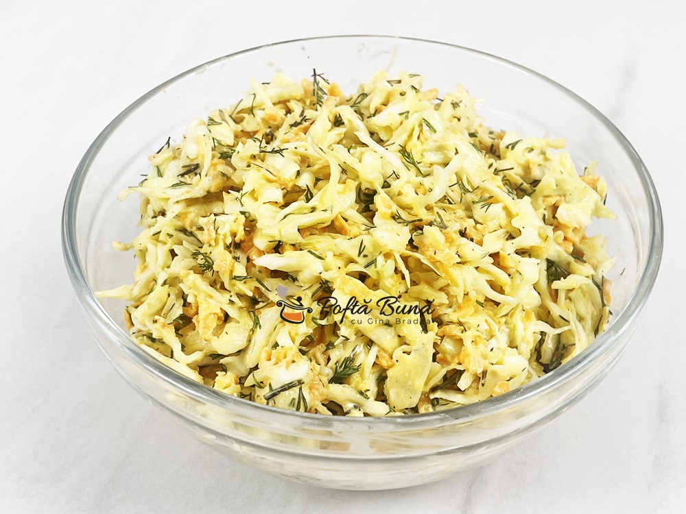 Salata coleslaw cu maioneza, iaurt, varza, morcov Salata coleslaw cu maioneza, iaurt, varza, morcov